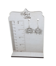 Load image into Gallery viewer, Crab Earrings