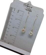 Load image into Gallery viewer, Ivory Crystal Earrings