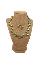Load image into Gallery viewer, Green Pearl Necklace Set