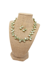 Load image into Gallery viewer, Green Pearl Necklace Set
