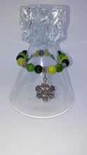 Load image into Gallery viewer, Green Flower Bracelet B197
