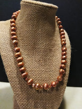 Load image into Gallery viewer, Copper Pearl Necklace

