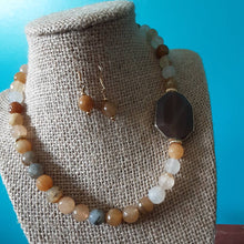 Load image into Gallery viewer, Light Brown Agate Necklace Set
