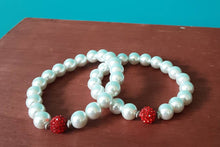 Load image into Gallery viewer, Pearl bracelet
