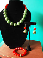 Load image into Gallery viewer, Green &amp; Orange Necklace Set

